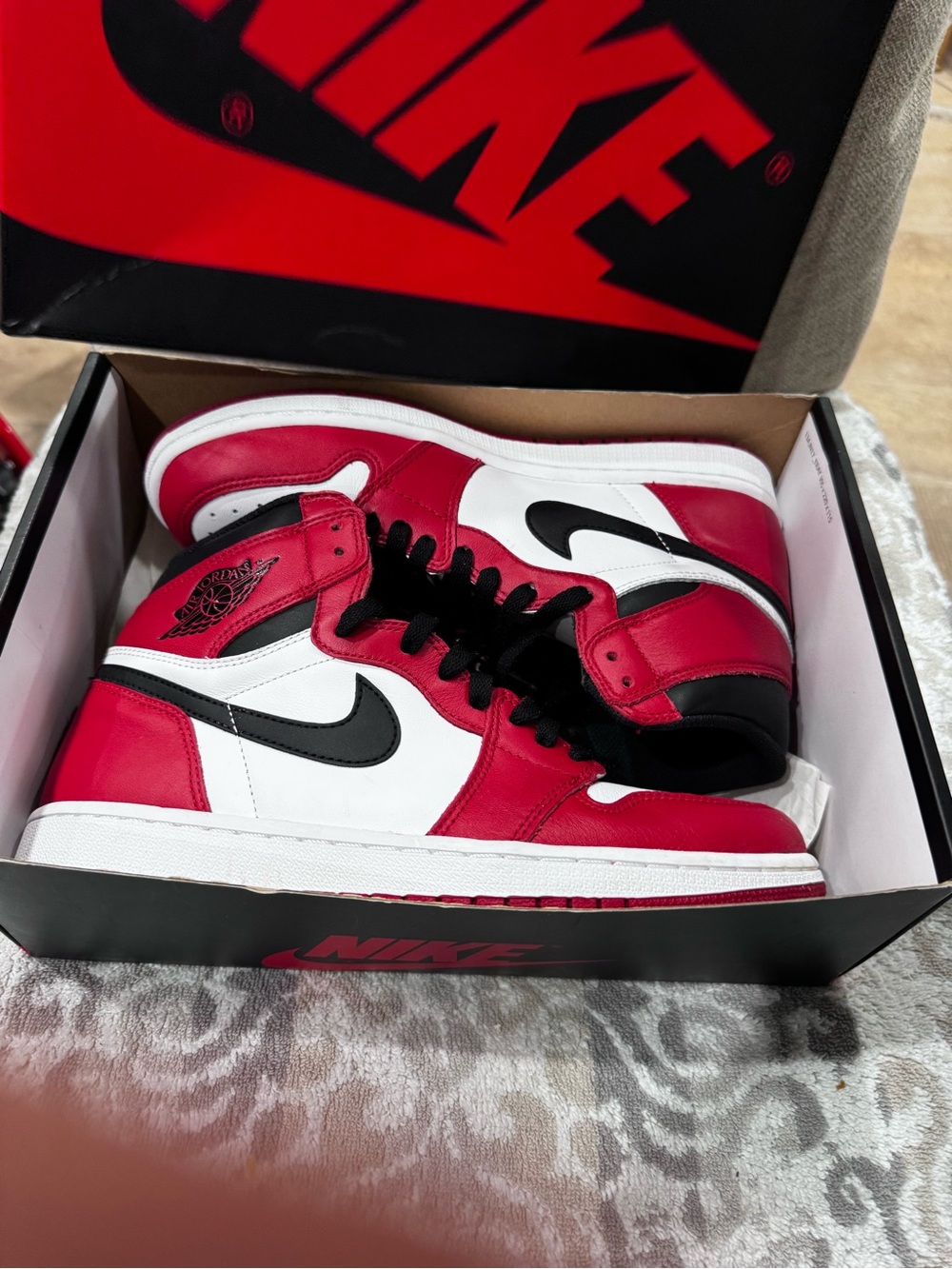 Air Jordan 1 Retro Chicago 2015